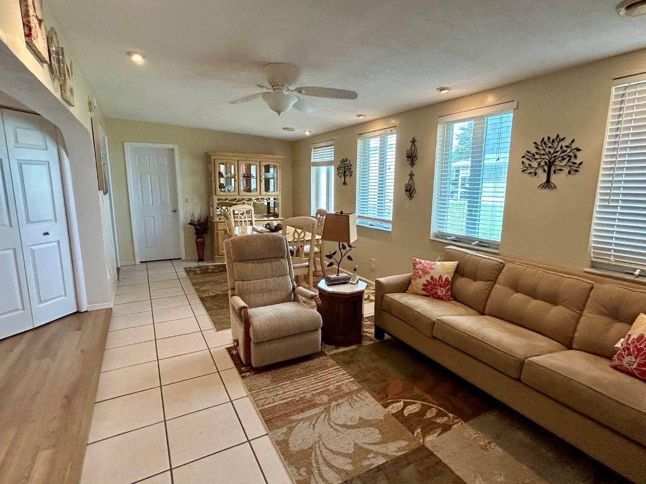 245 Cherrywood Dr - Photo 4 of 20