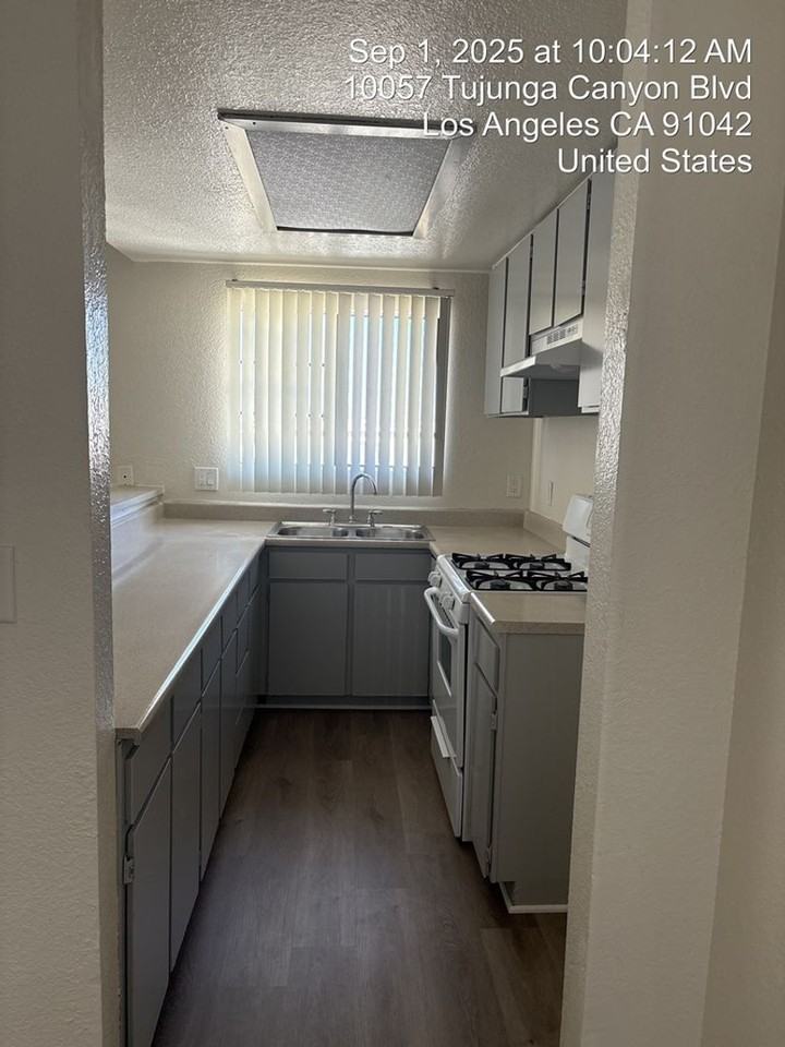 Tujunga Pines - Photo 7 of 11