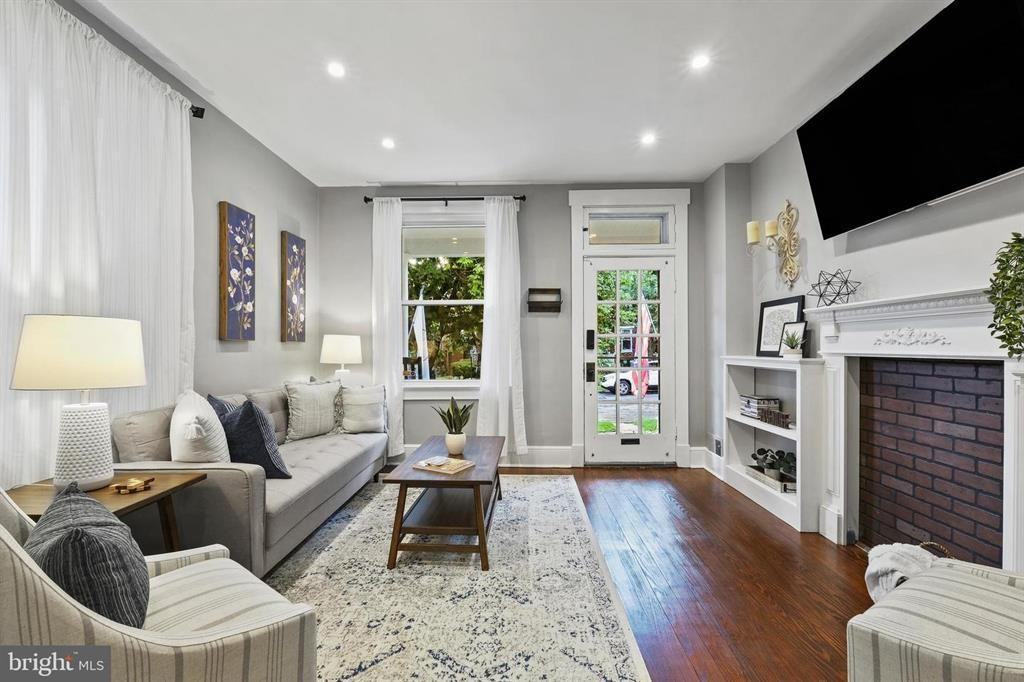 725 Trail Ave - Photo 5 of 11