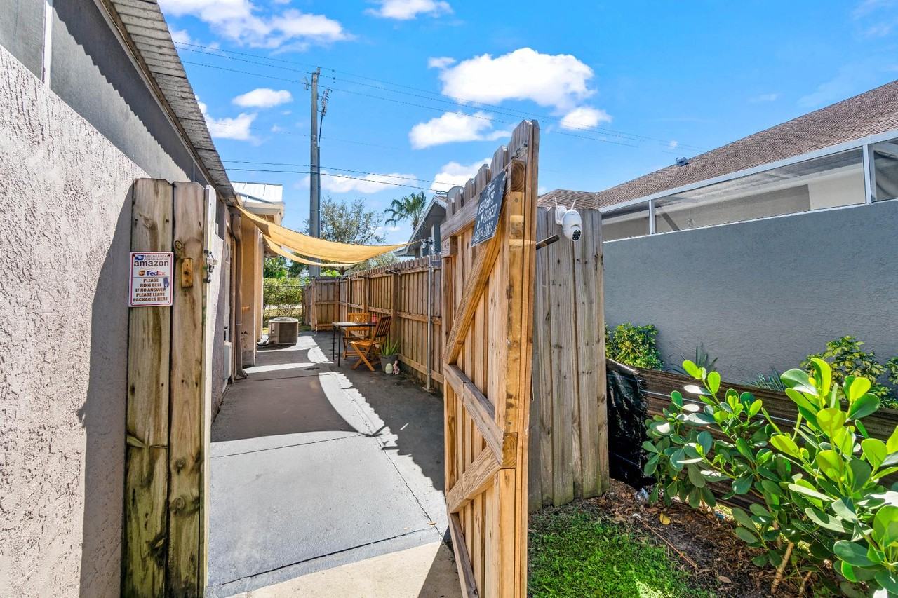 13916 Folkestone Circle - Photo 2 of 4