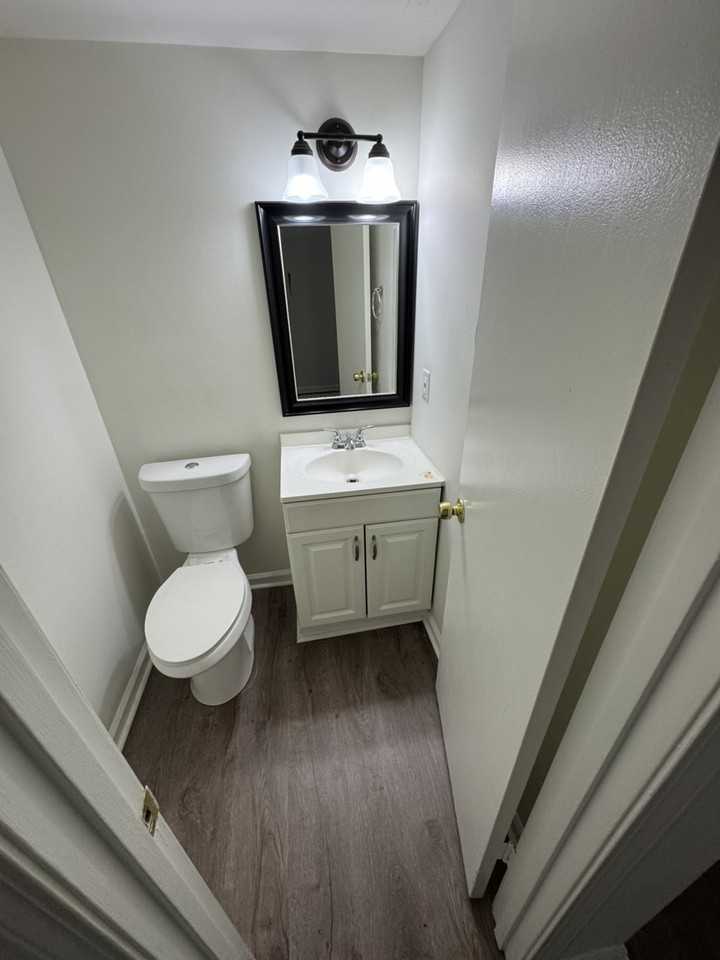 2719 Greystone Pl - Photo 4 of 7