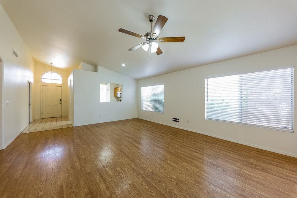 2217 E Kelton Ln - Photo 4 of 16