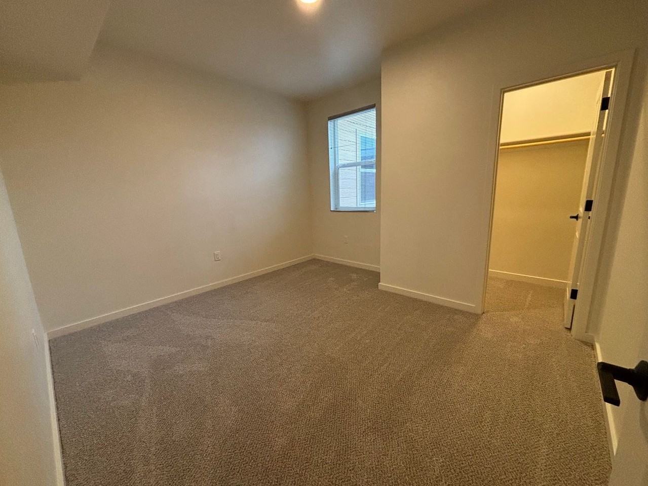 Residence 1861 - Photo 6 of 17