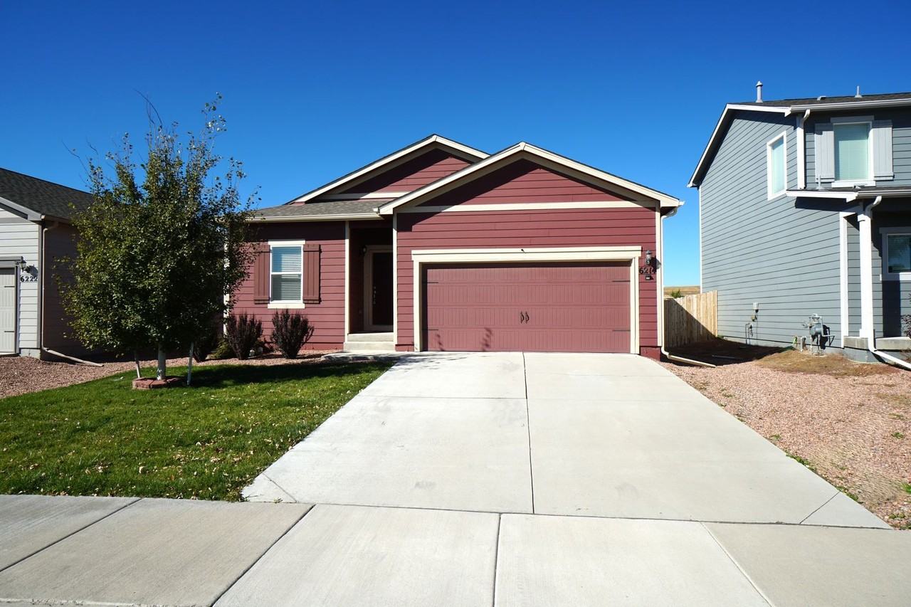 6214 Meadowbank Ln - Photo 2 of 29