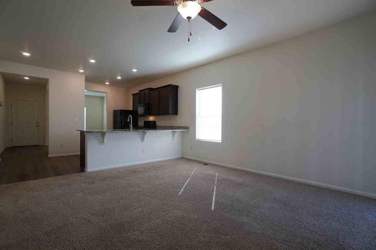 6214 Meadowbank Ln - Photo 5 of 29