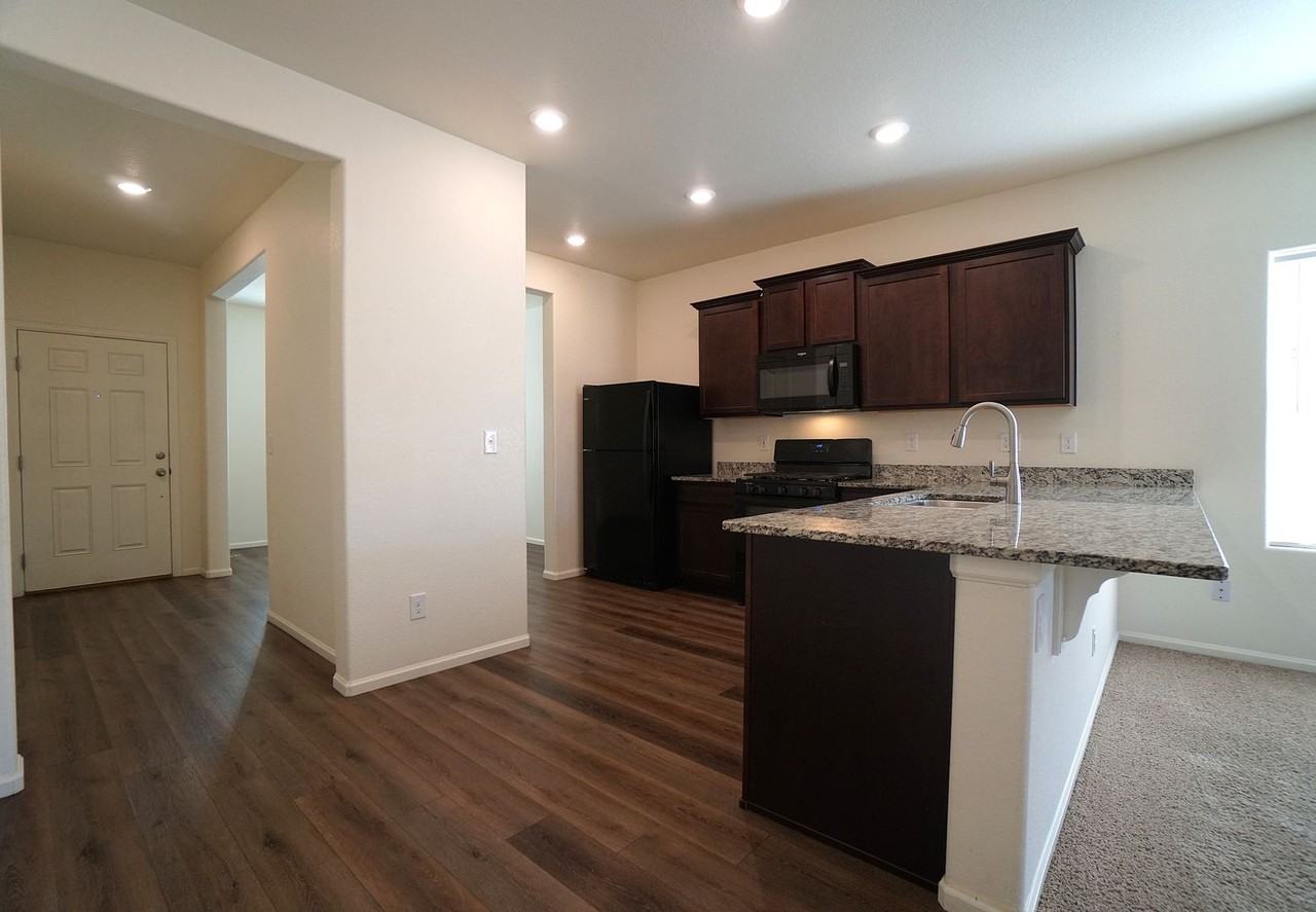 6214 Meadowbank Ln - Photo 7 of 29