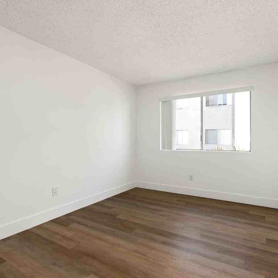 989 Peach Ave / 984 Peach Ave - Photo 5 of 14