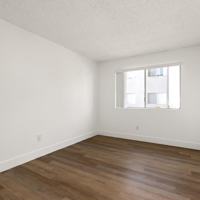 featured image of 989 Peach Ave / 984 Peach Ave