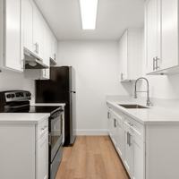 featured image of 989 Peach Ave / 984 Peach Ave