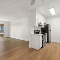 featured image of 989 Peach Ave / 984 Peach Ave