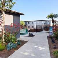 featured image of 989 Peach Ave / 984 Peach Ave