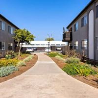 featured image of 989 Peach Ave / 984 Peach Ave