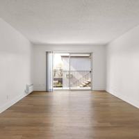 featured image of 989 Peach Ave / 984 Peach Ave