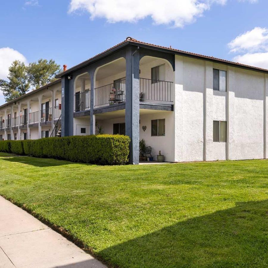 1707 La Brea St - Photo 6 of 17