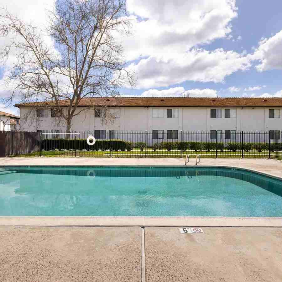 1707 La Brea St - Photo 2 of 17