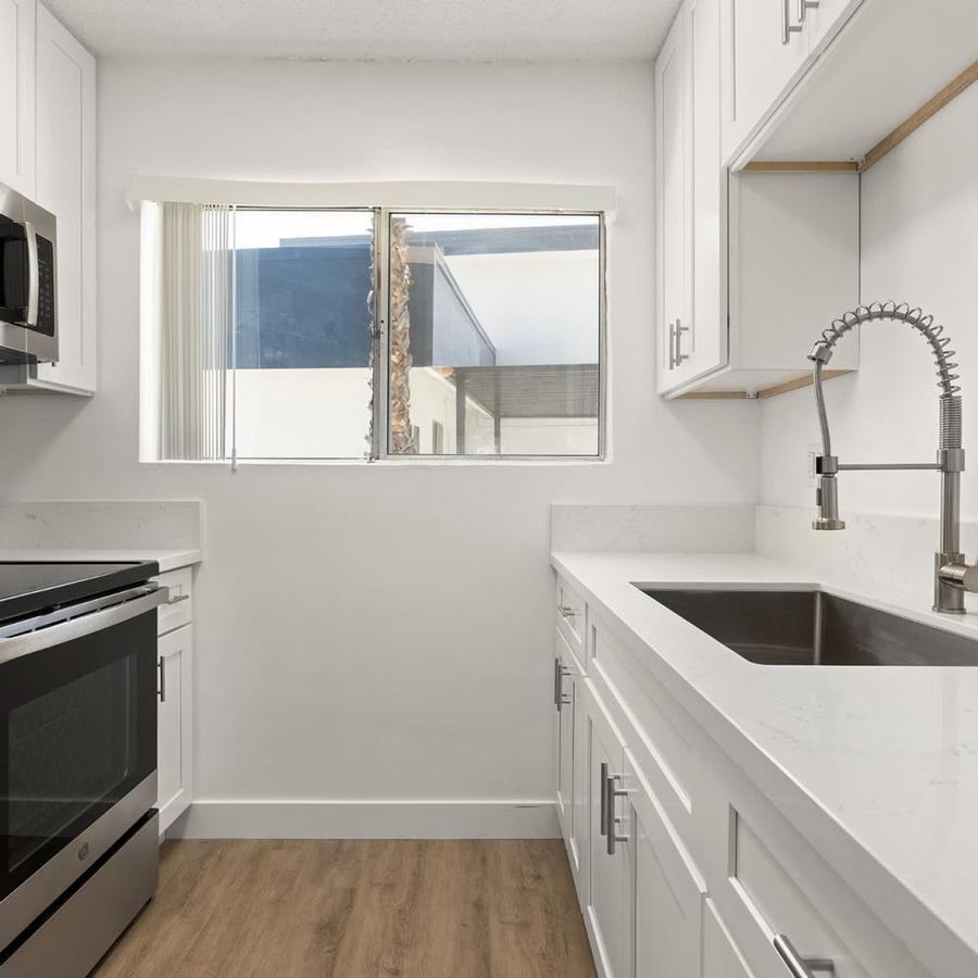 4981 Catoctin Dr - Photo 2 of 18