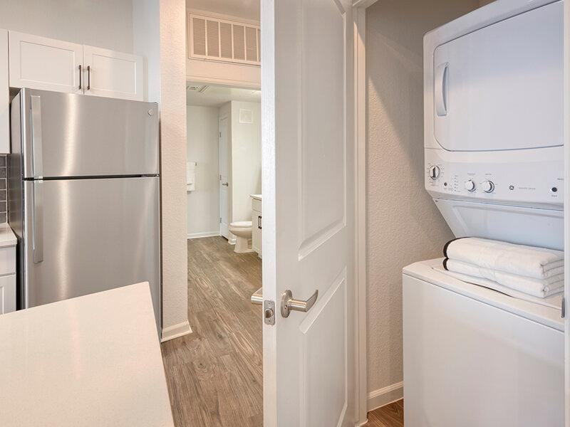 8200 Arista Pl - Photo 5 of 36