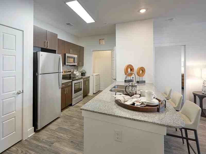 8200 Arista Pl - Photo 4 of 36