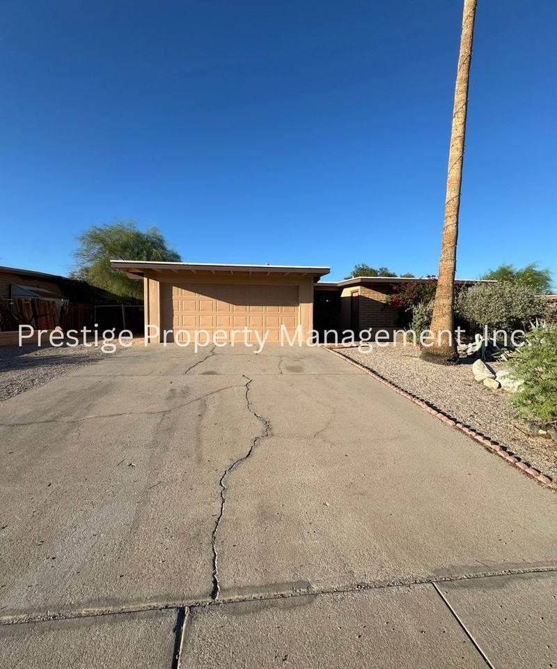 2910 West Verona Place - Photo 3 of 23