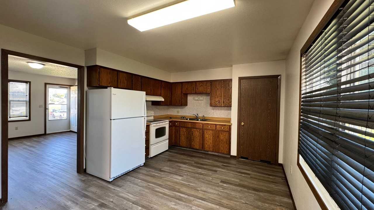 969 Custer St - Photo 4 of 18