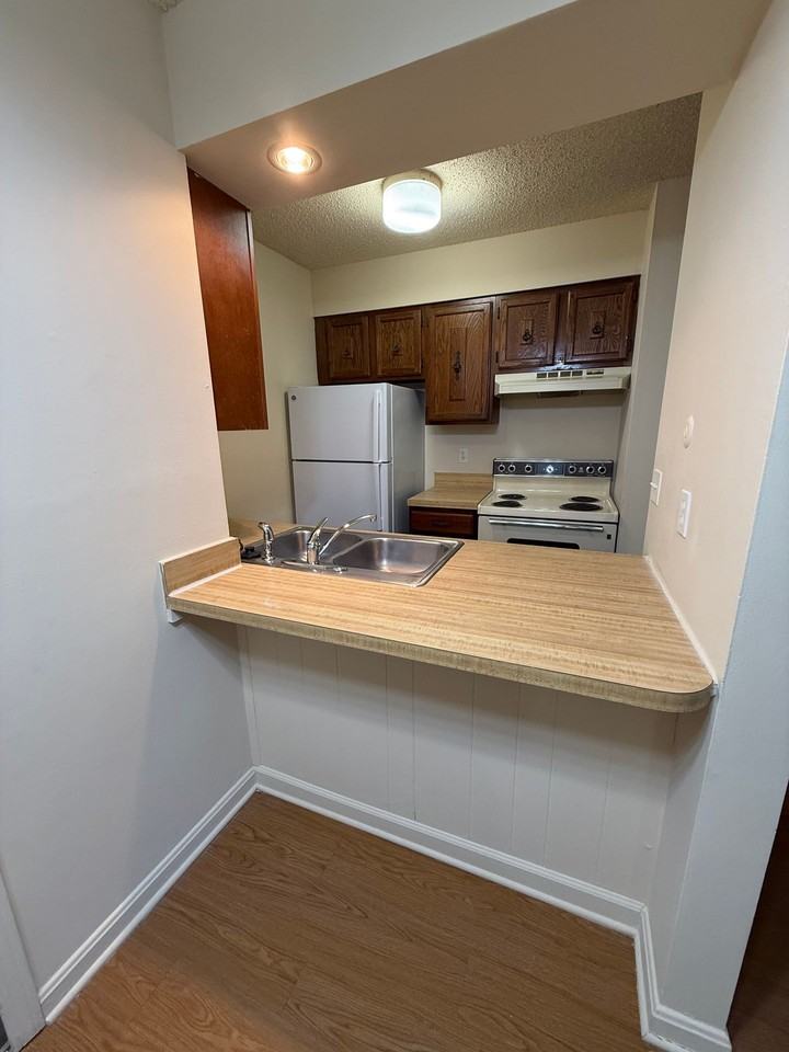 Lakewood Flats and Townhomes - Photo 2 of 33