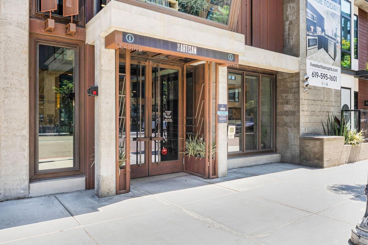1601 Broadway