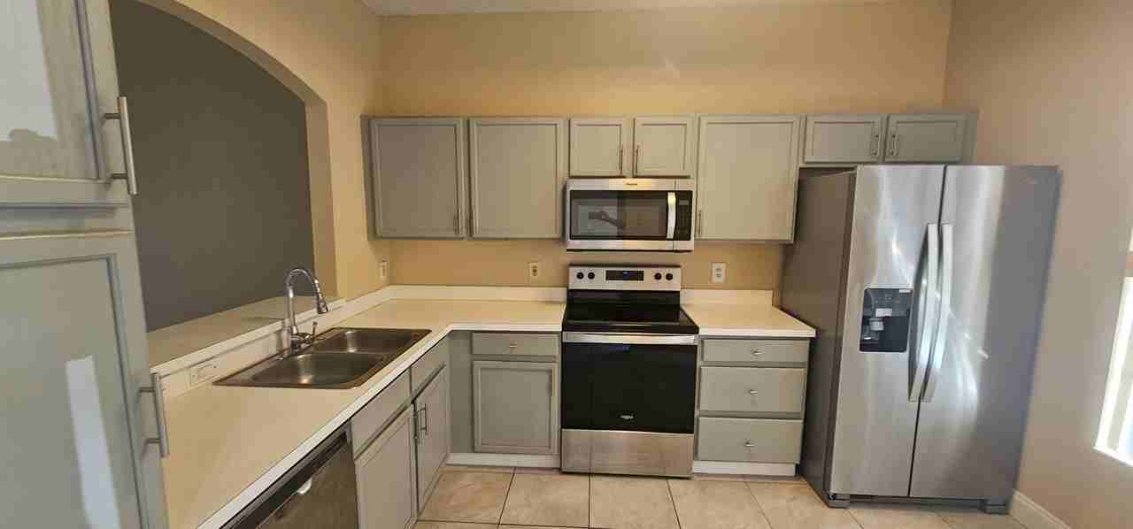 14560 Laguna Beach Cir - Photo 2 of 19