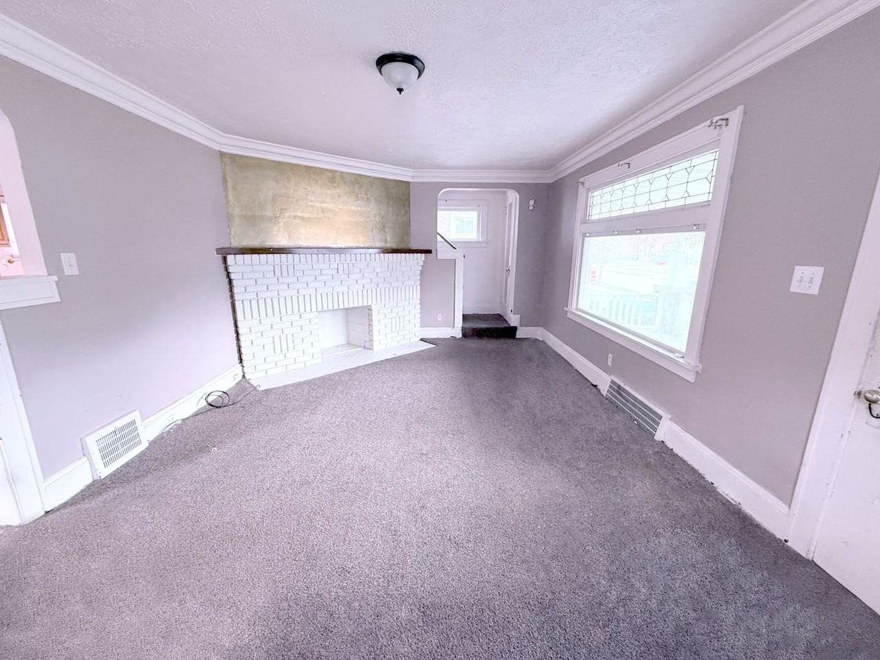 2010 Torbenson Dr - Photo 3 of 20