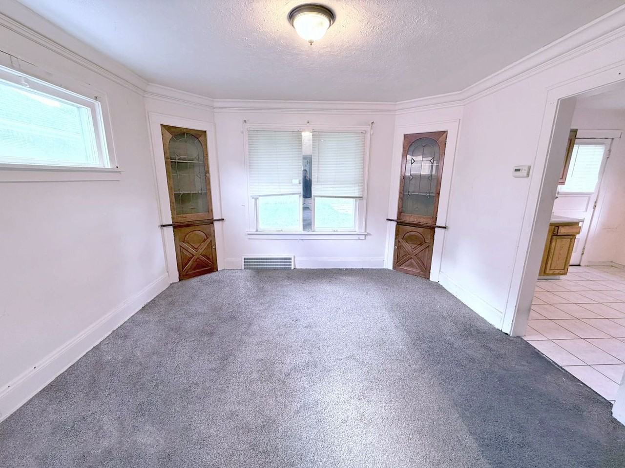 2010 Torbenson Dr - Photo 2 of 20