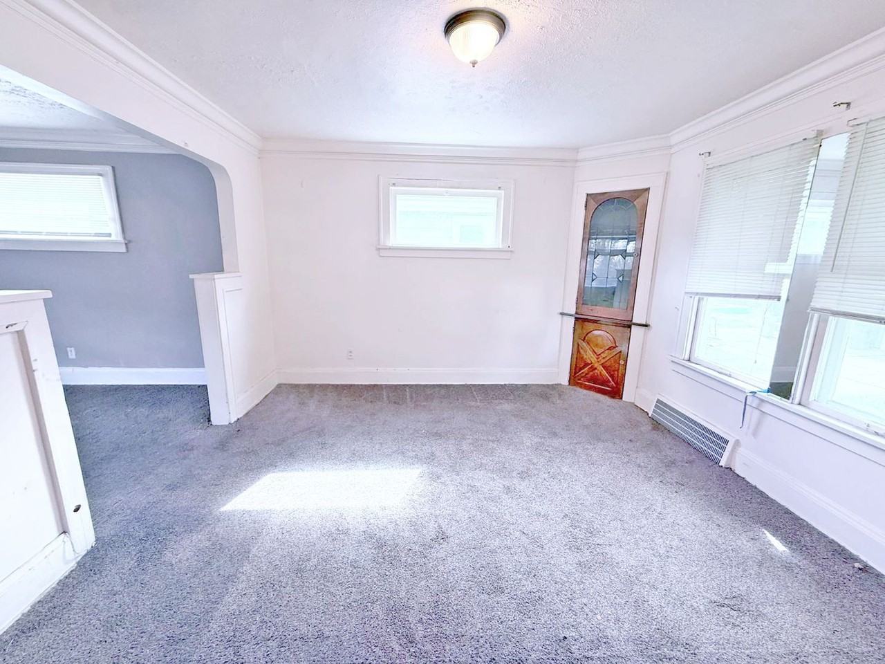 2010 Torbenson Dr - Photo 4 of 20