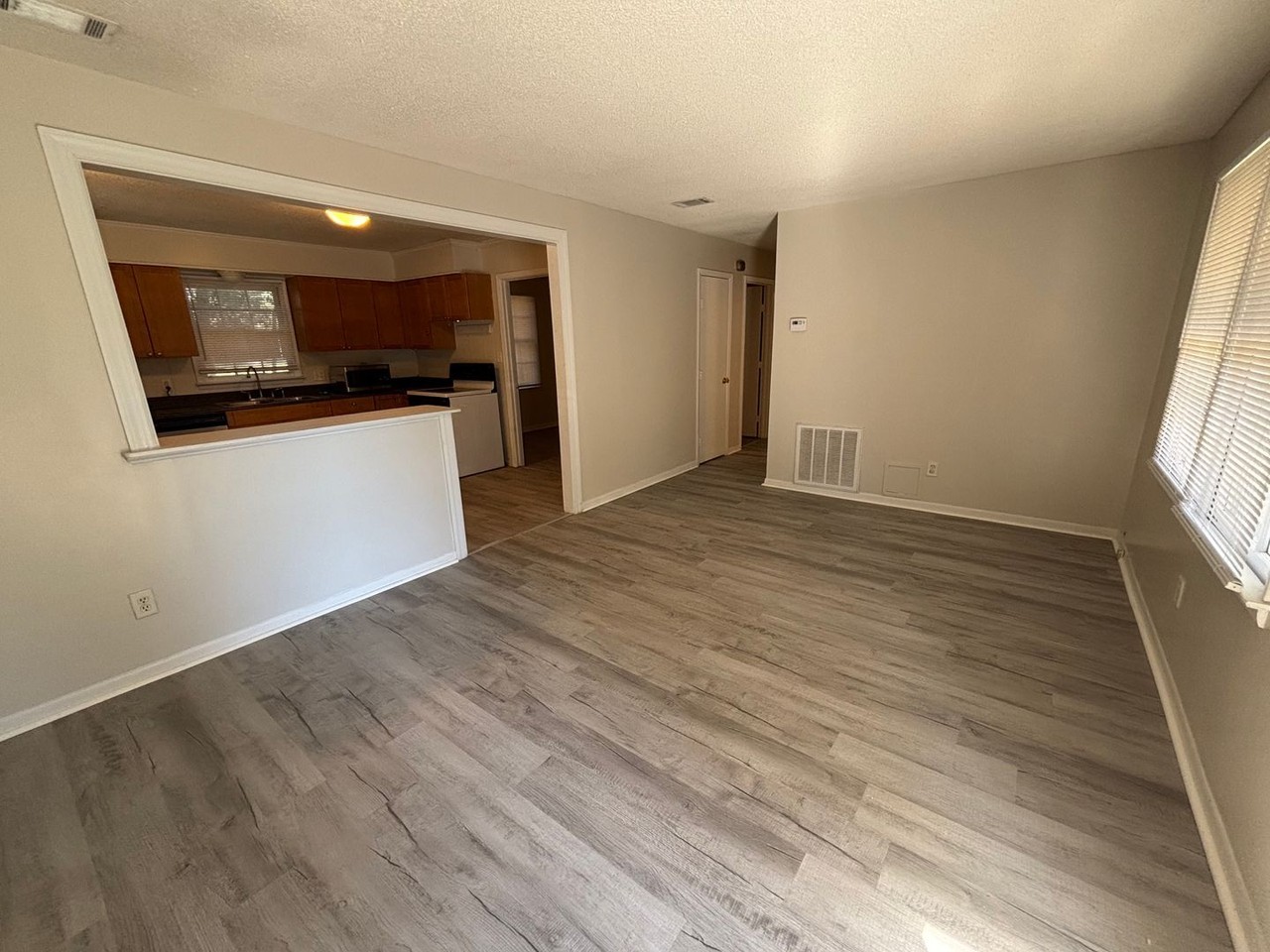 132 Fowler St - Photo 3 of 15