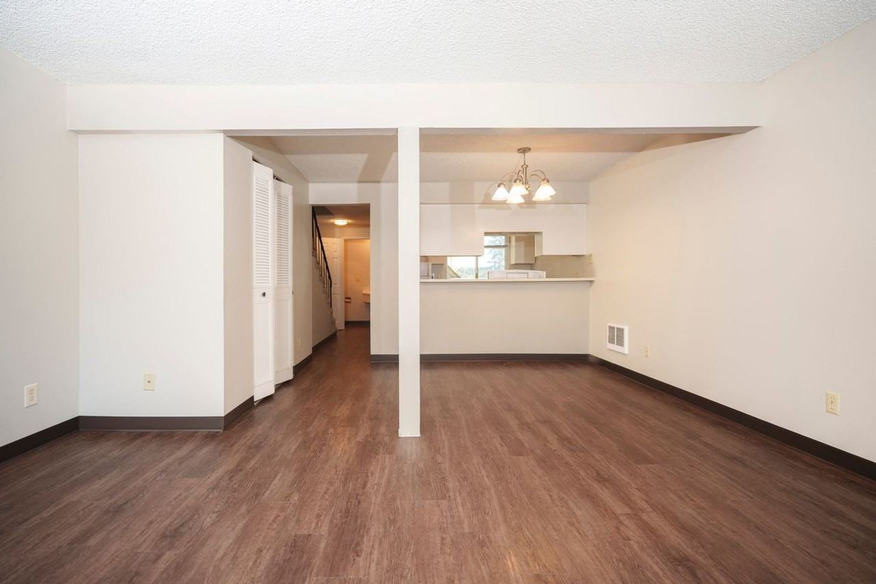 530-Elmwood Village - Photo 4 of 23