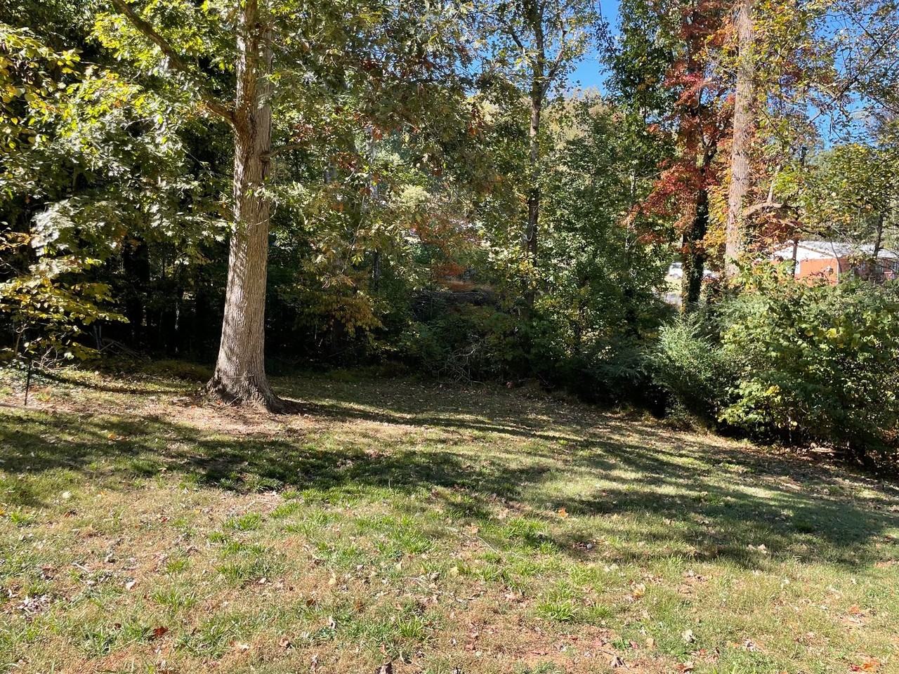 1125 Harvest Cir - Photo 3 of 31