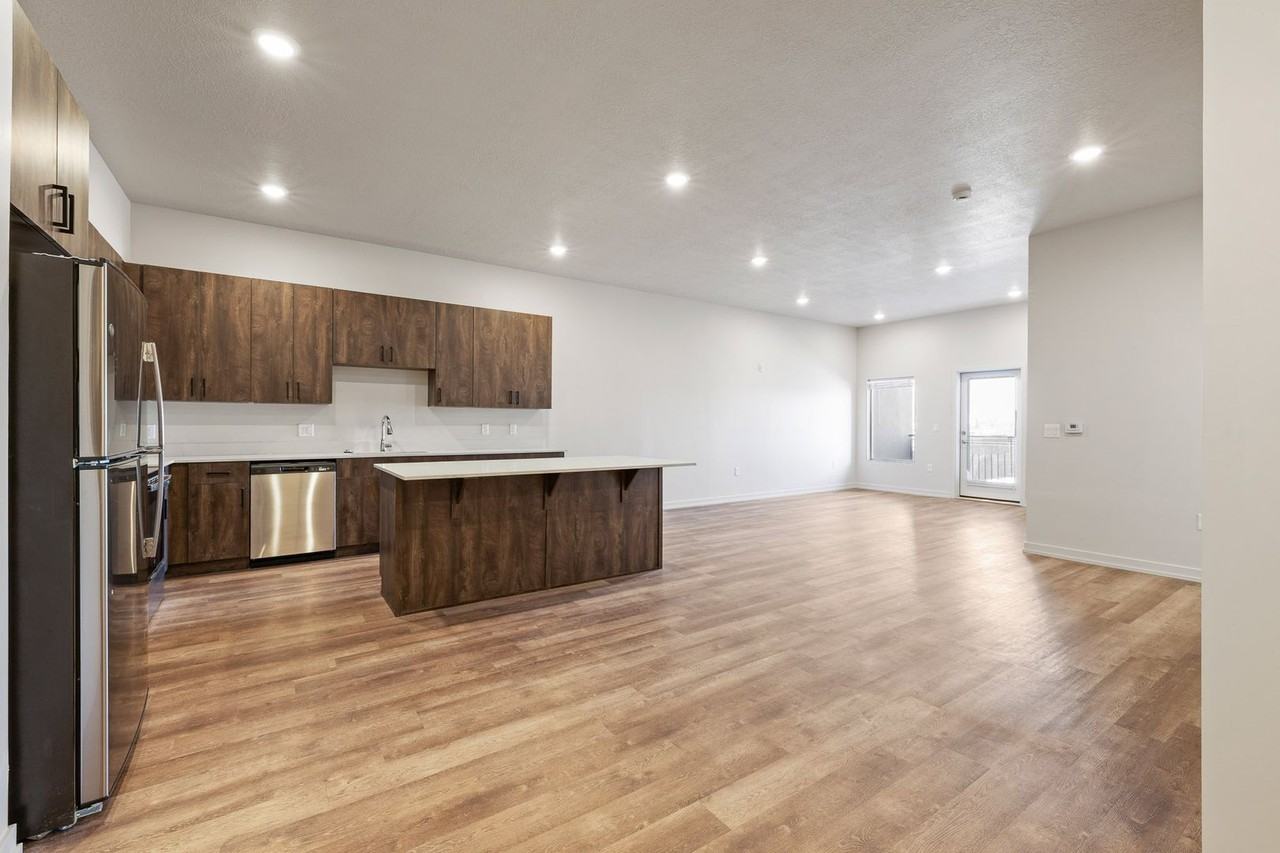 Riverwalk Apartments - Photo 6 of 50