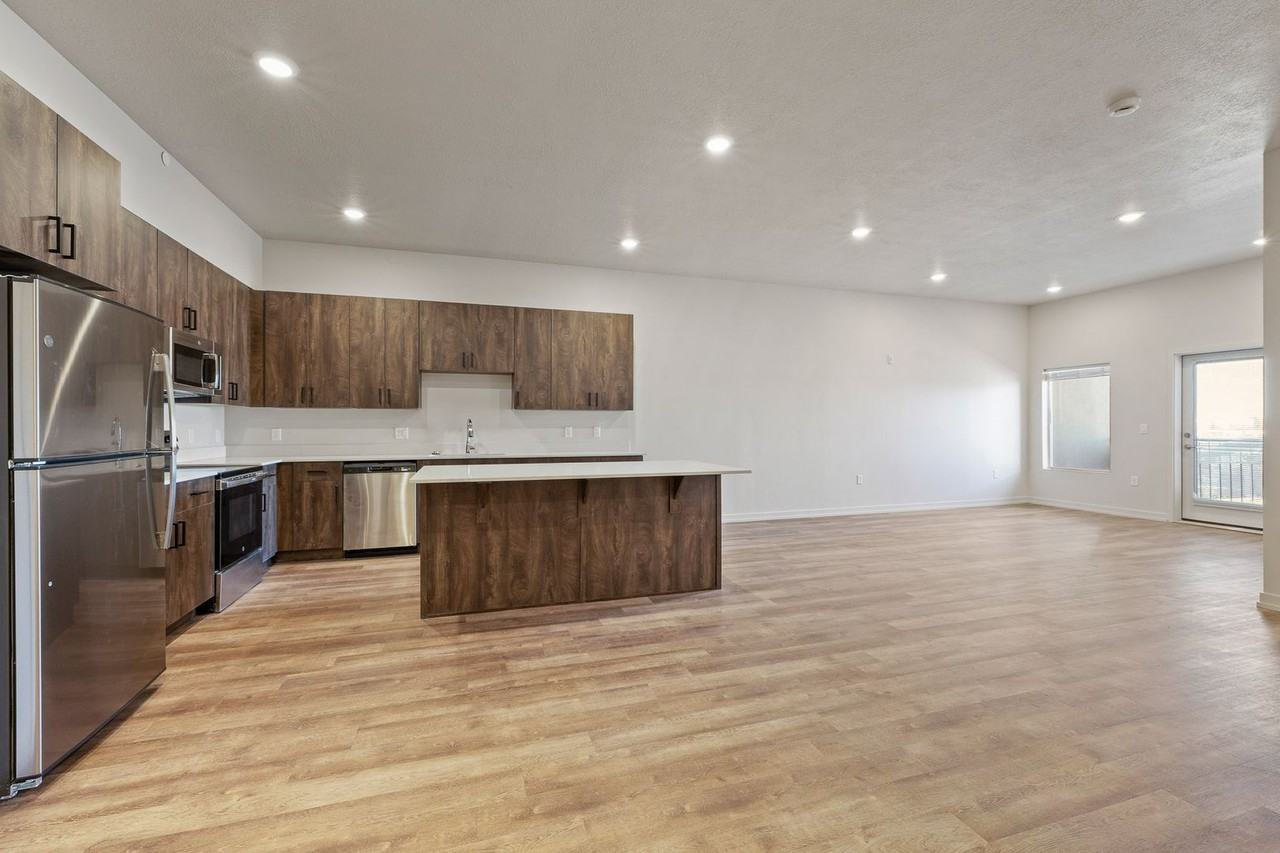 Riverwalk Apartments - Photo 7 of 50