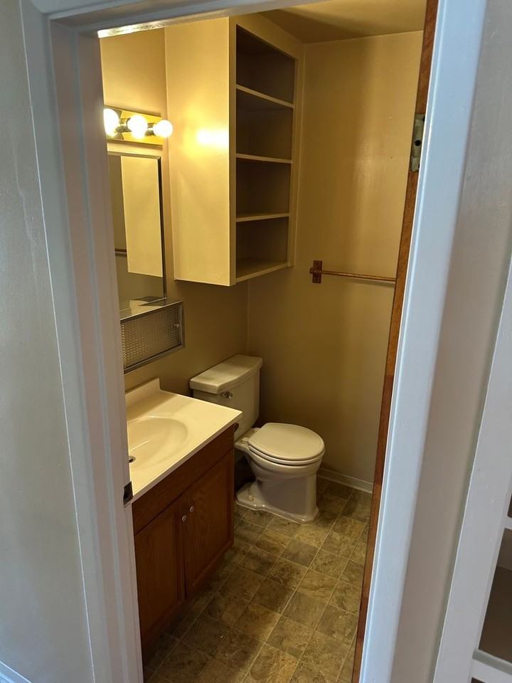 427 Fairmount St - Photo 7 of 18
