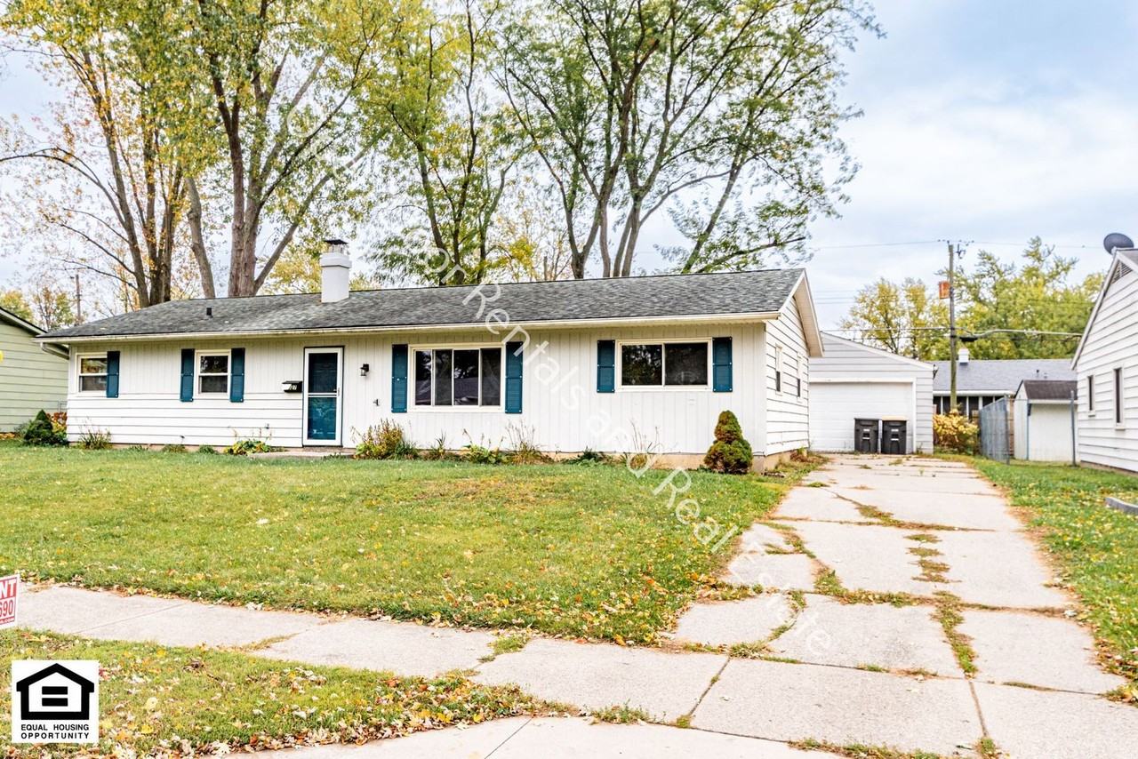 1727 Maplewood Rd - Photo 2 of 23