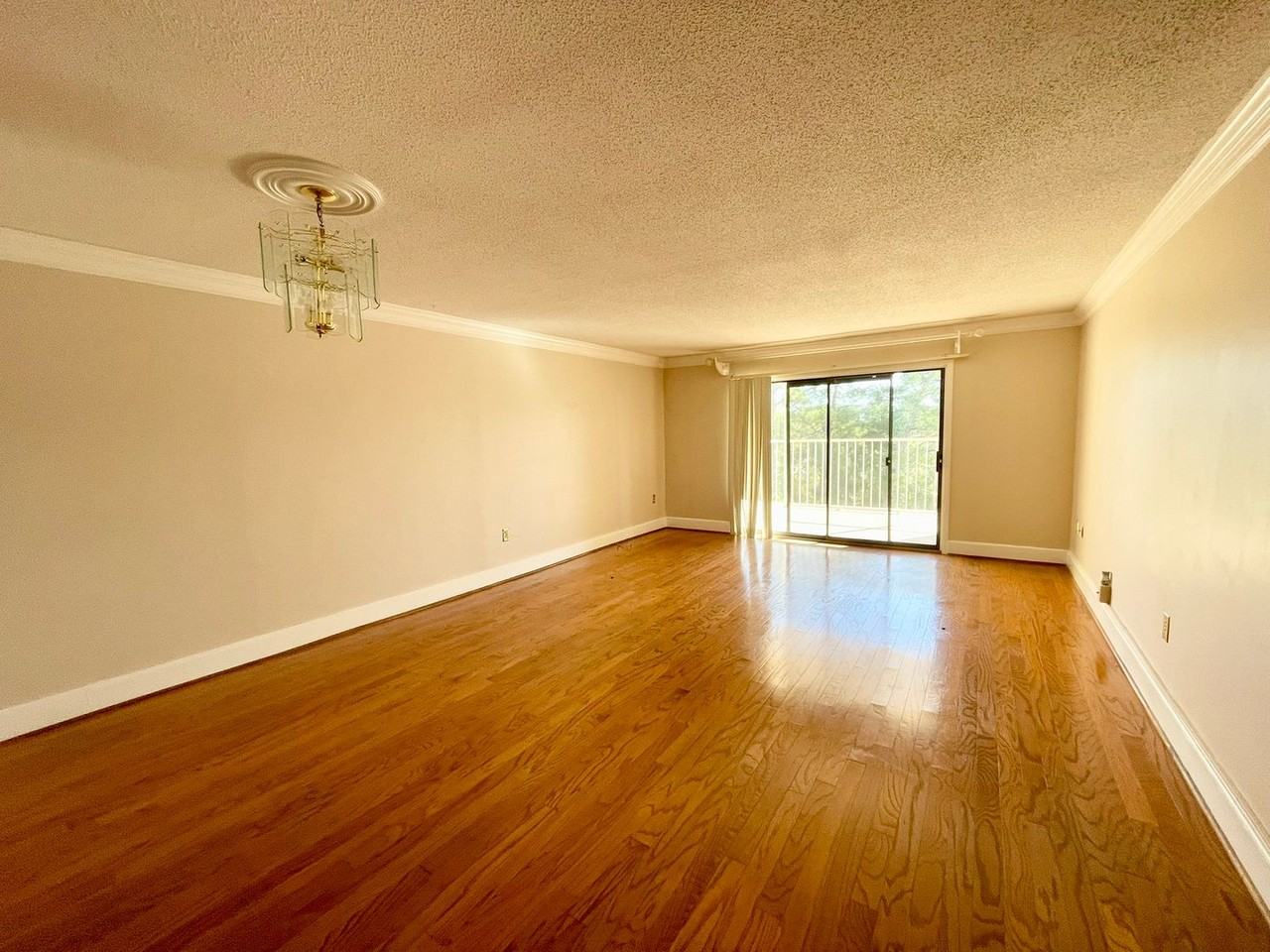 1825 Saint Julian Pl - Photo 2 of 10