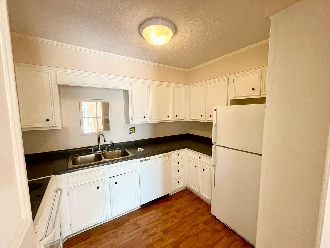 1825 Saint Julian Pl - Photo 4 of 10