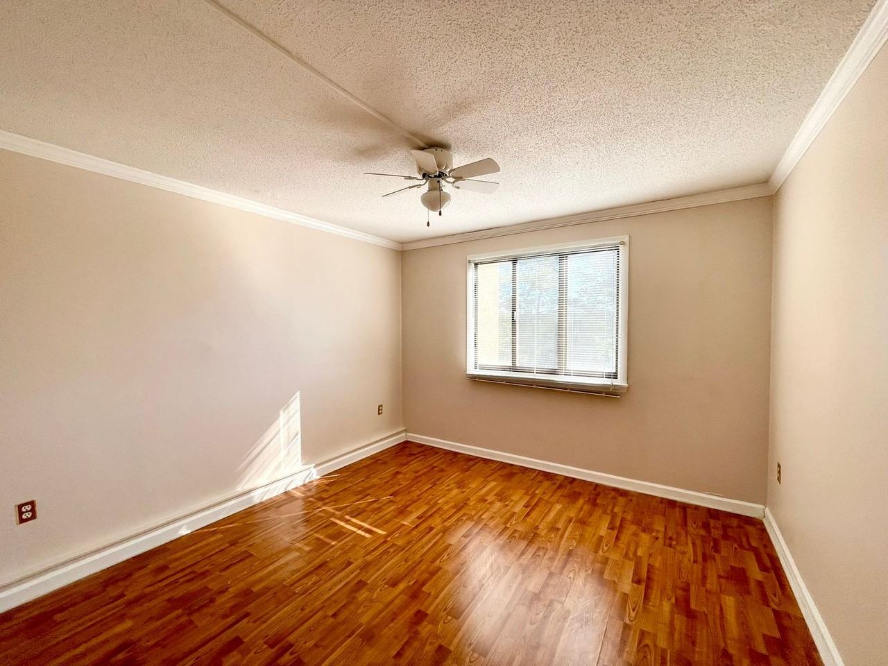 1825 Saint Julian Pl - Photo 5 of 10