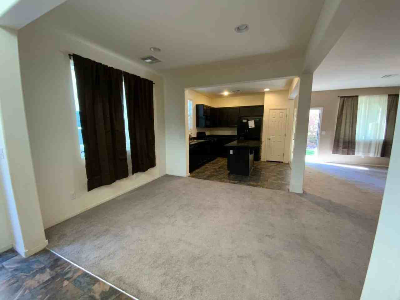 10845 Hunters Green Ave - Photo 4 of 19