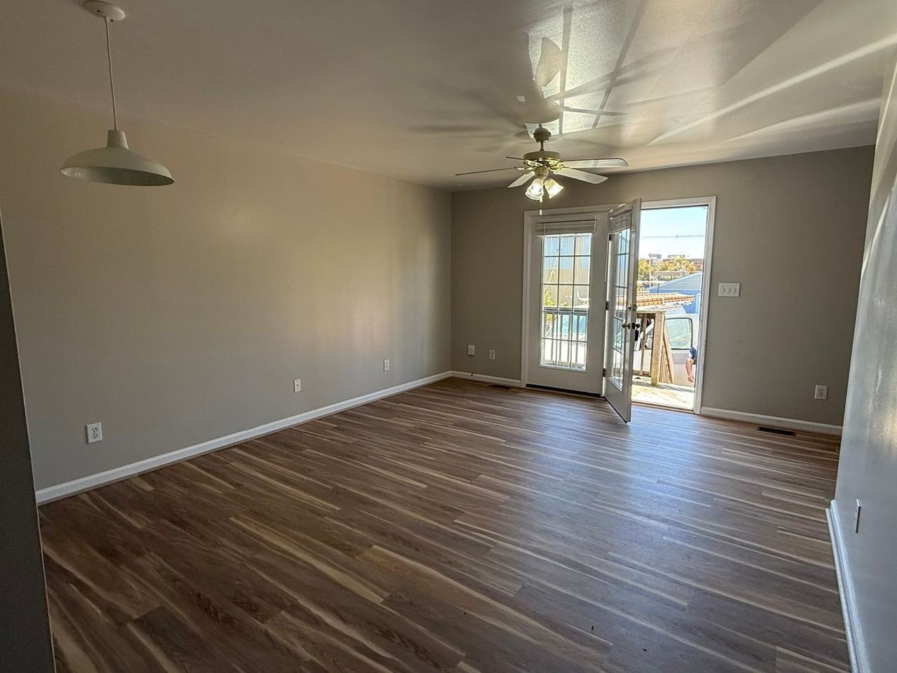 615 S Colorado St - Photo 3 of 15