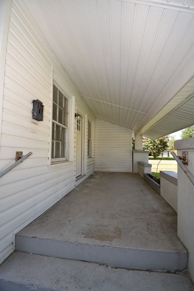 211 South Bonner Street - Photo 3 of 25