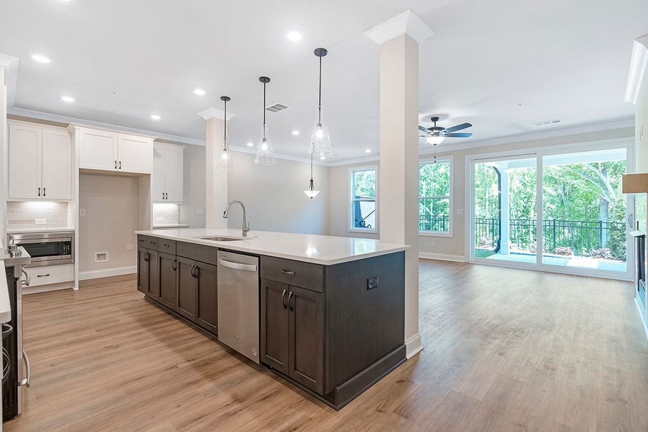 535 Clover Ln - Photo 2 of 34