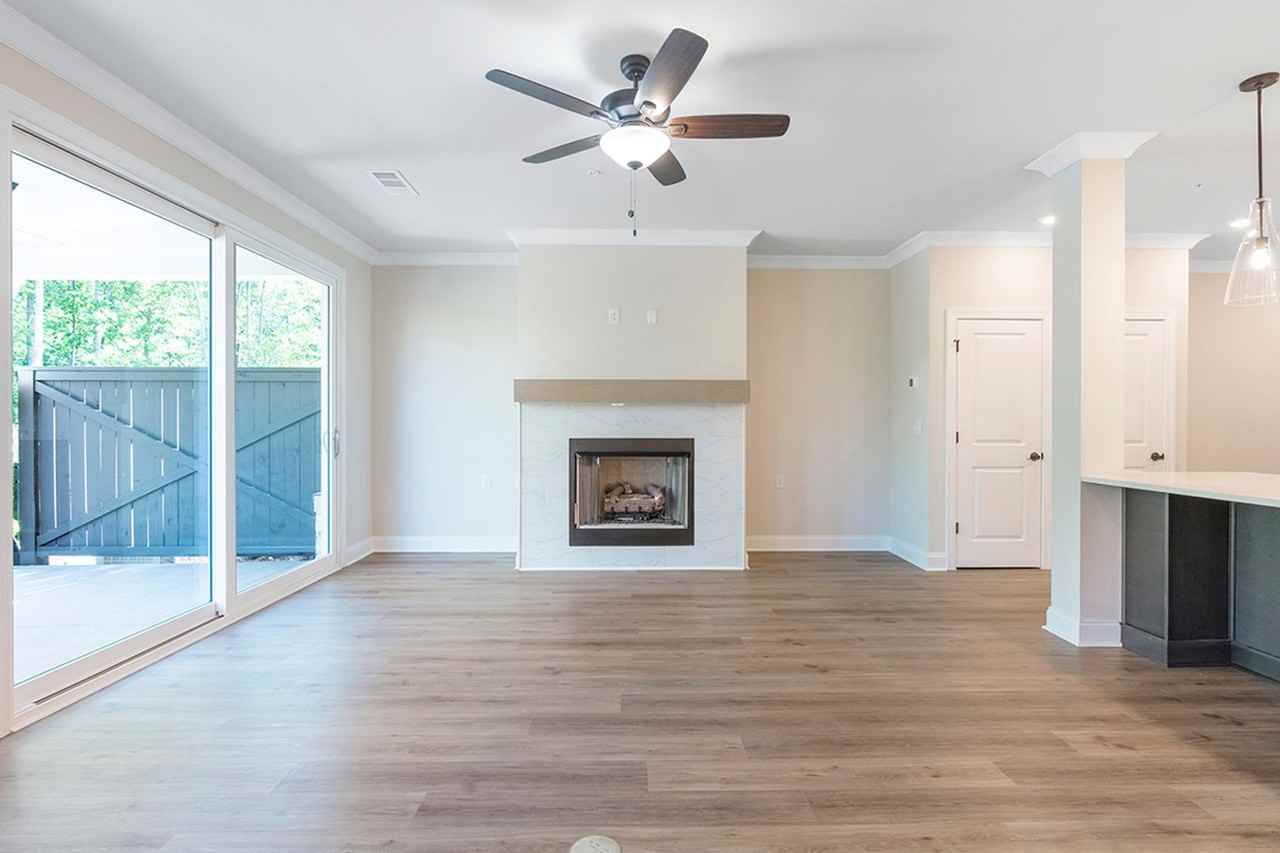 535 Clover Ln - Photo 3 of 34