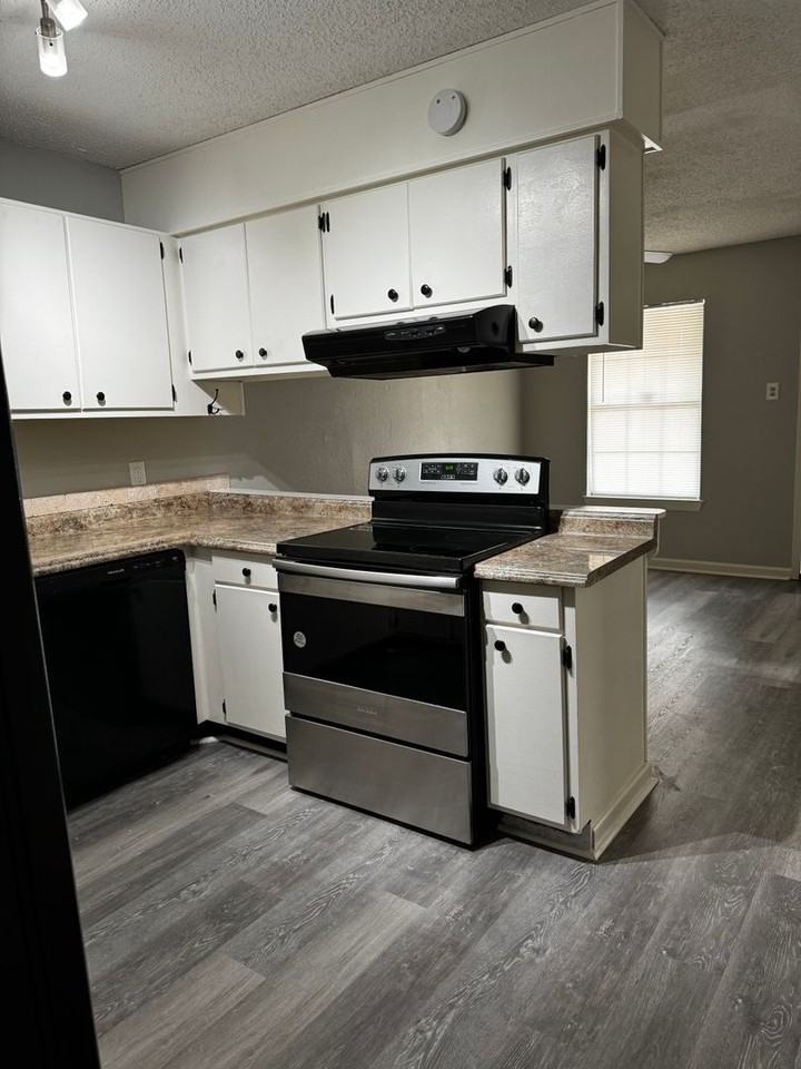 2005 S 8th St #7 - Photo 2 of 9