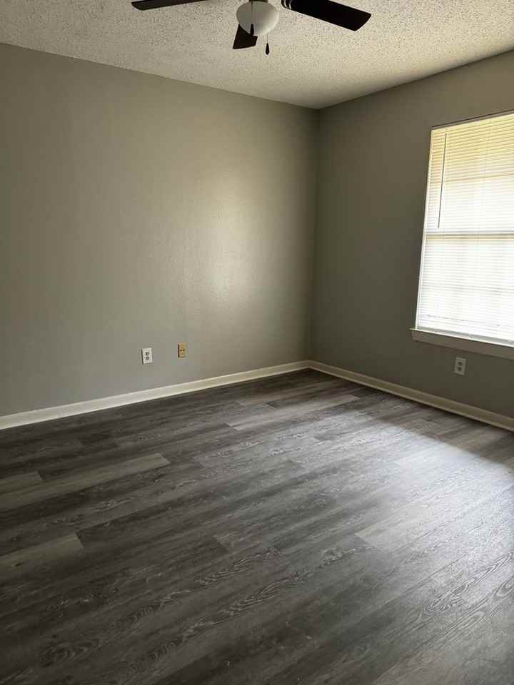 2005 S 8th St #7 - Photo 4 of 9