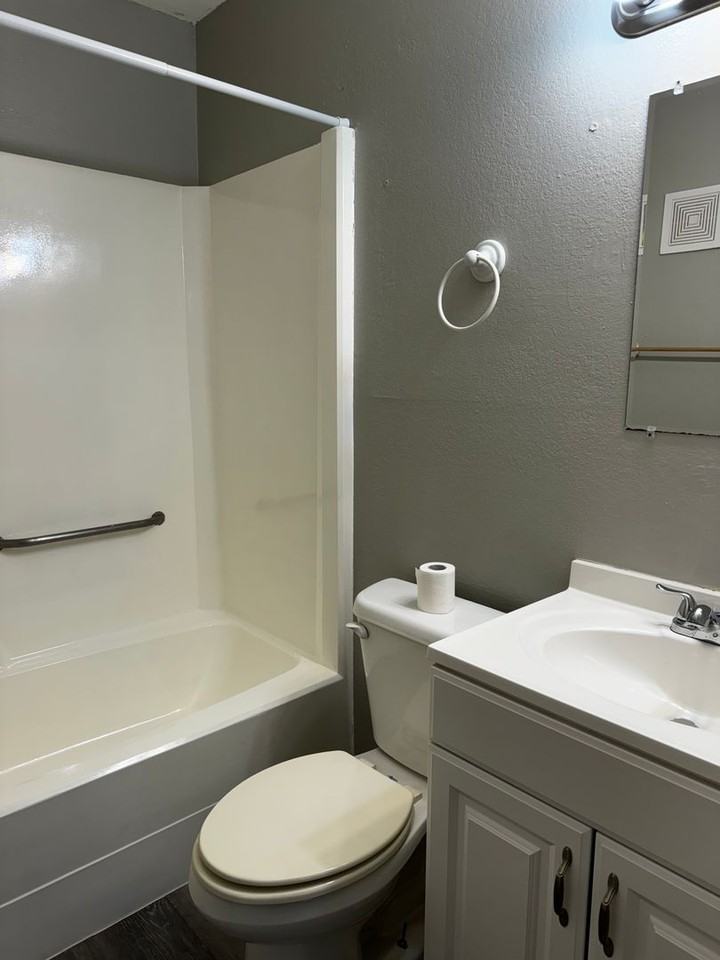 2005 S 8th St #7 - Photo 6 of 9