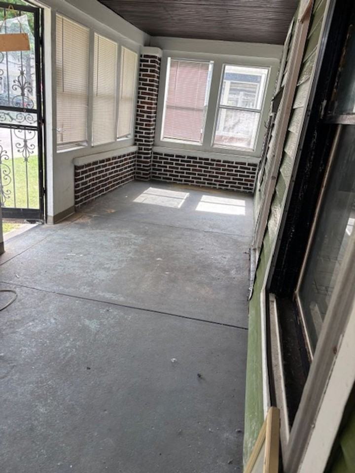 818 North Oakland Avenue - Photo 2 of 17