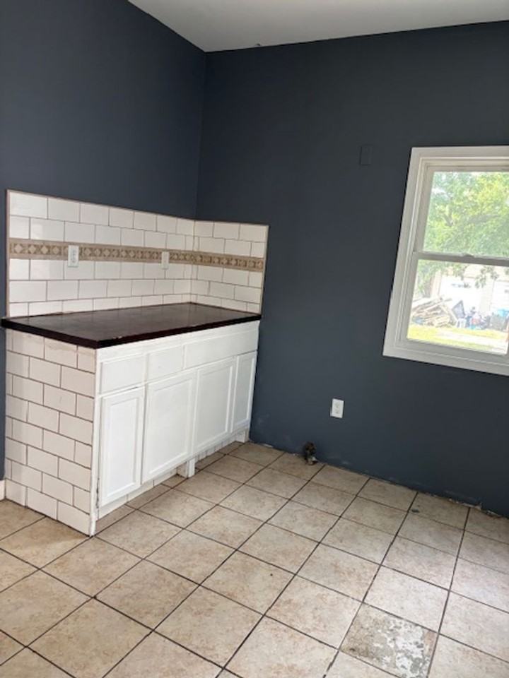 818 North Oakland Avenue - Photo 6 of 17